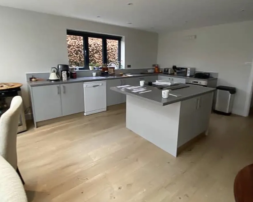 26E55689-23A1-45A2-9888-981FCCE83A2E_1_201_a